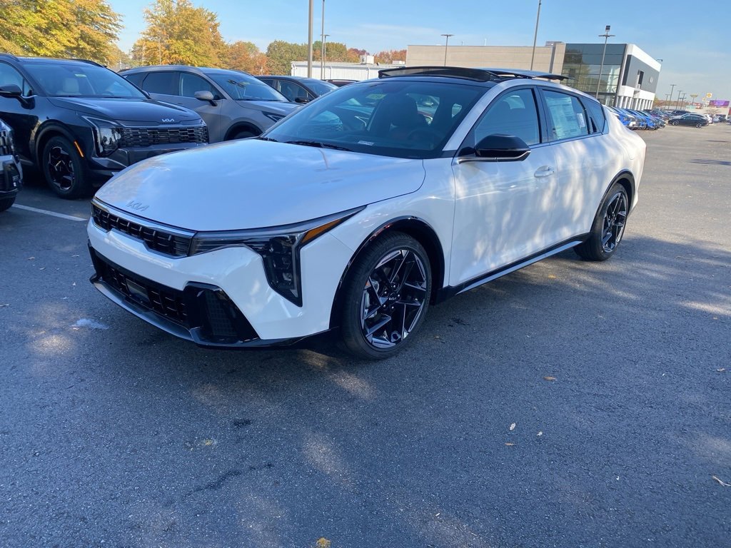 New 2025 Kia K4 GT-Line image 3