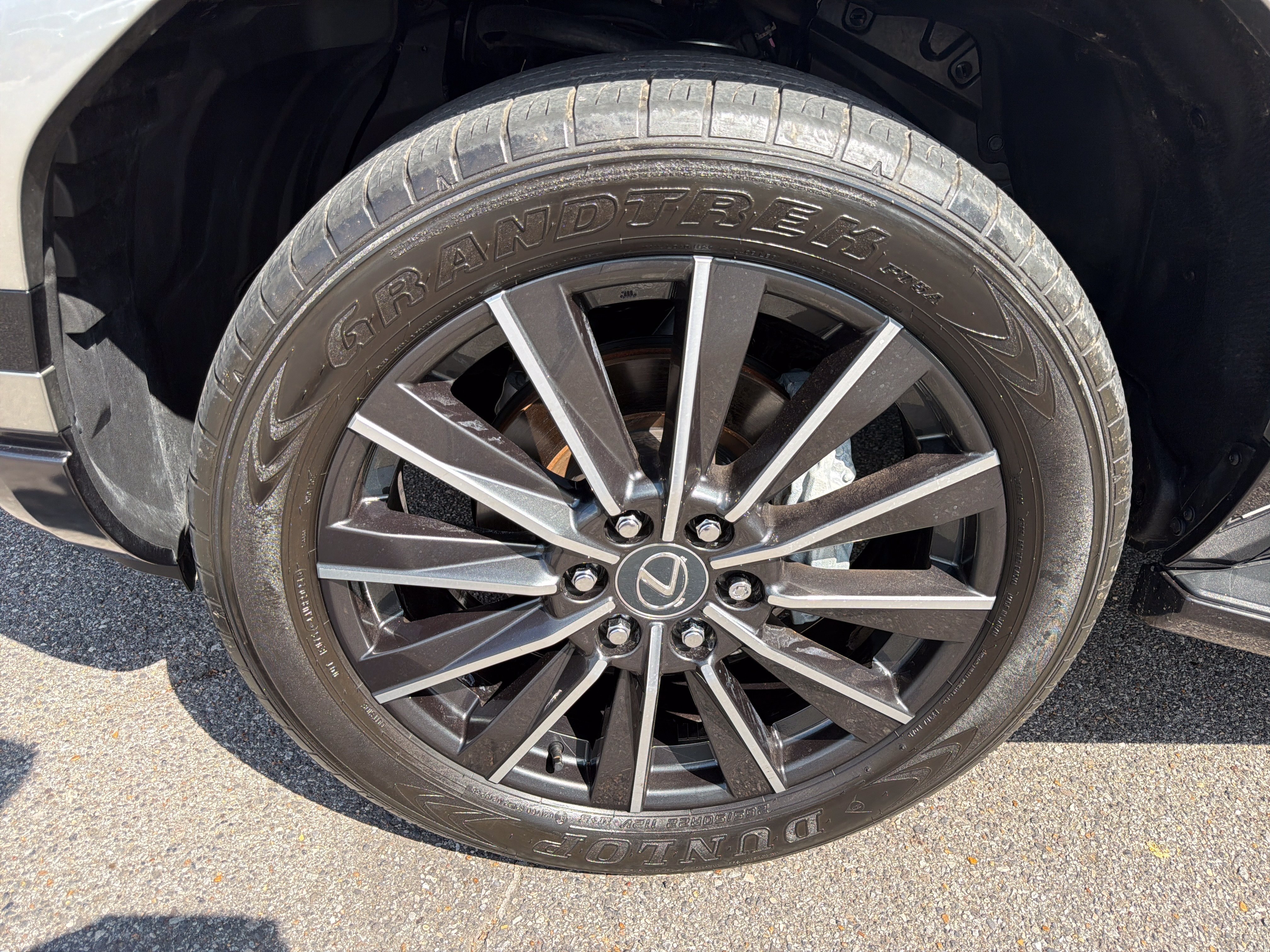 Used 2024 Lexus GX 550 w/ Accessory Package (31) AWD/4WD image 14
