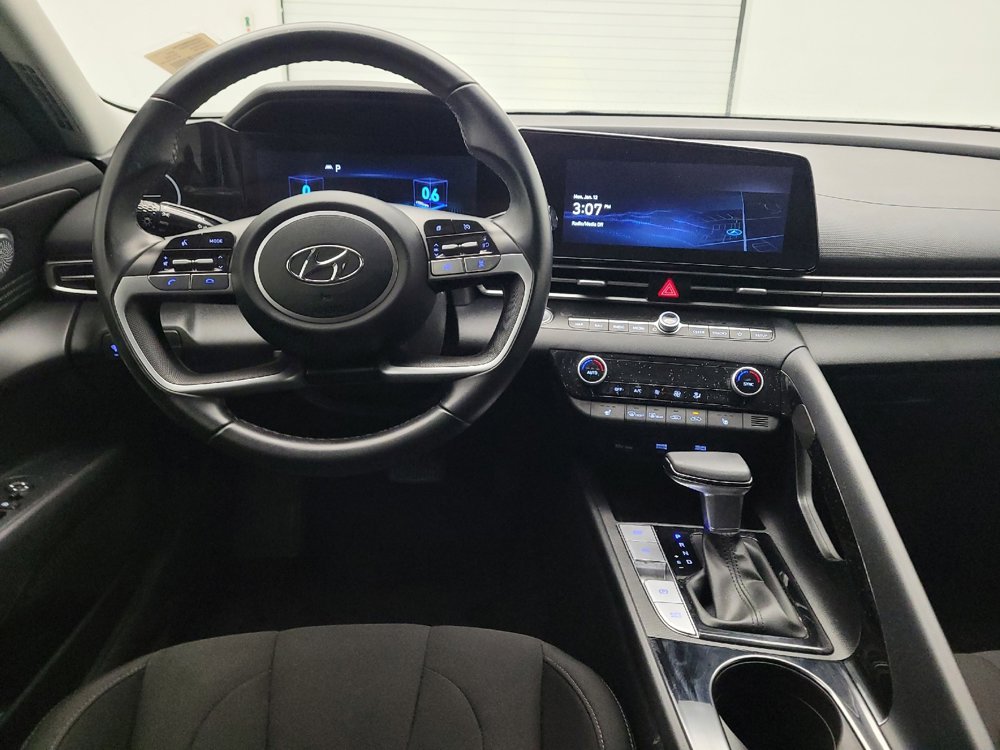 Used 2023 Hyundai Elantra SEL w/ Convenience Package image 22
