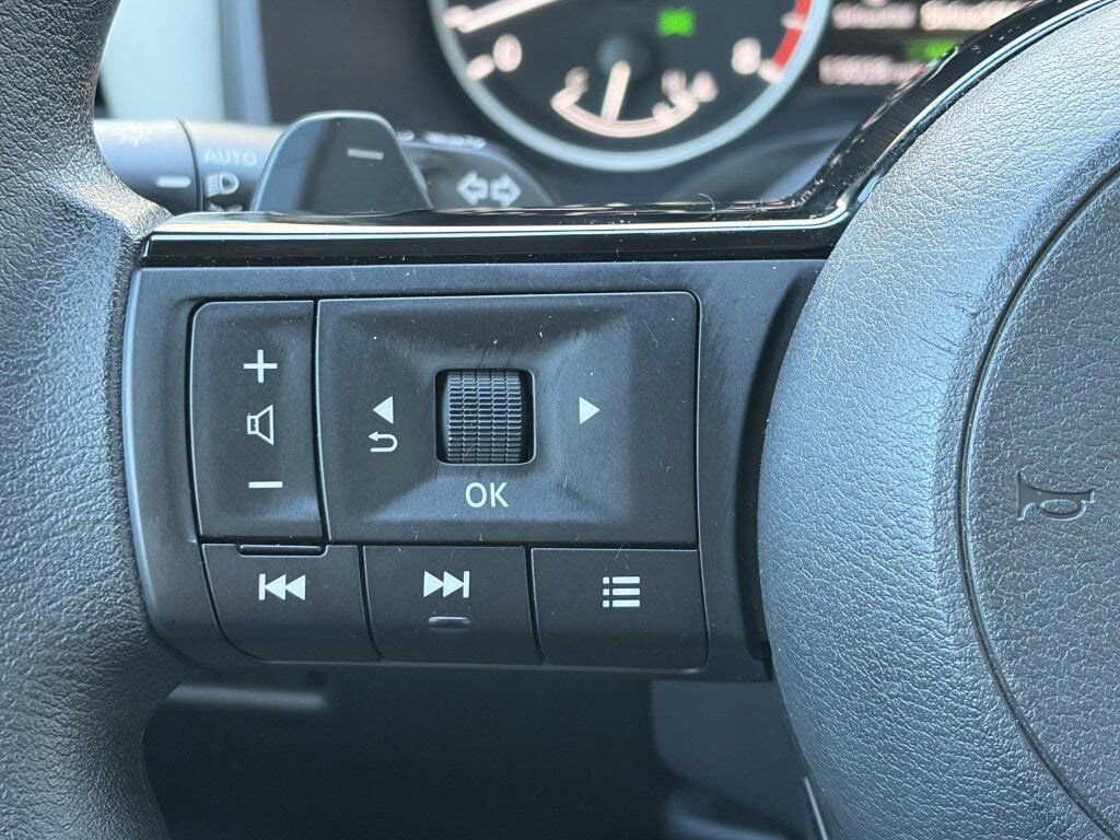 Certified 2023 Nissan Rogue SV image 21