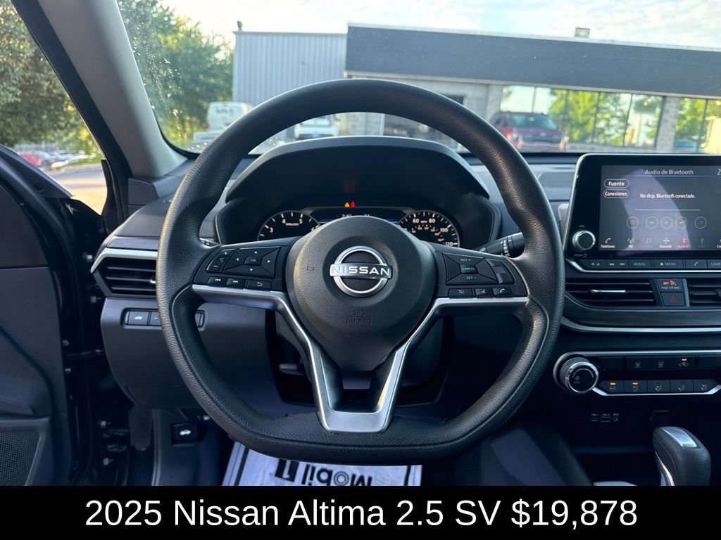 Used 2025 Nissan Altima 2.5 SV FWD image 21