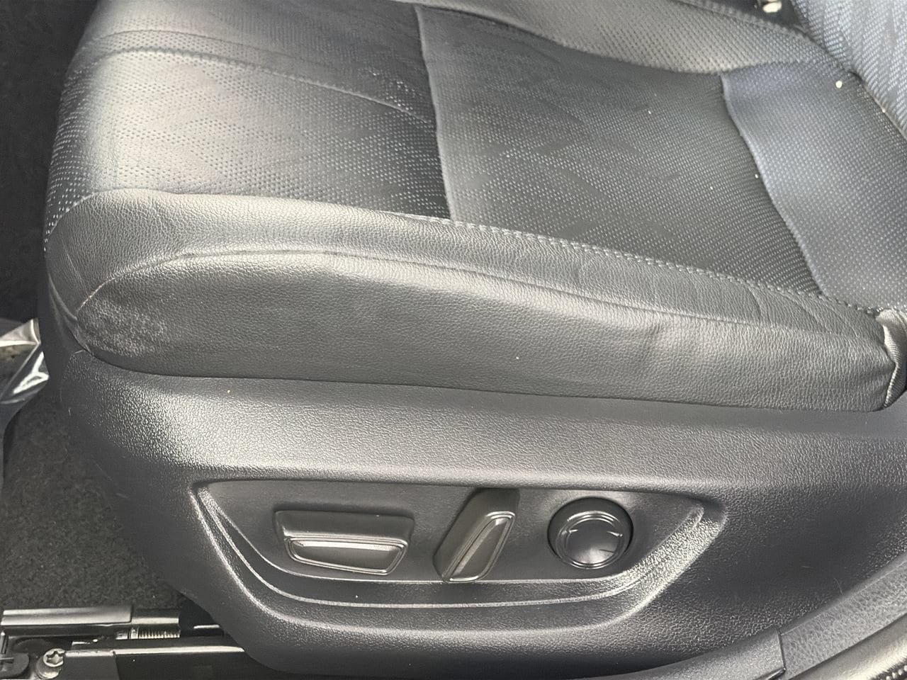 Used 2025 Toyota Camry XSE FWD image 19