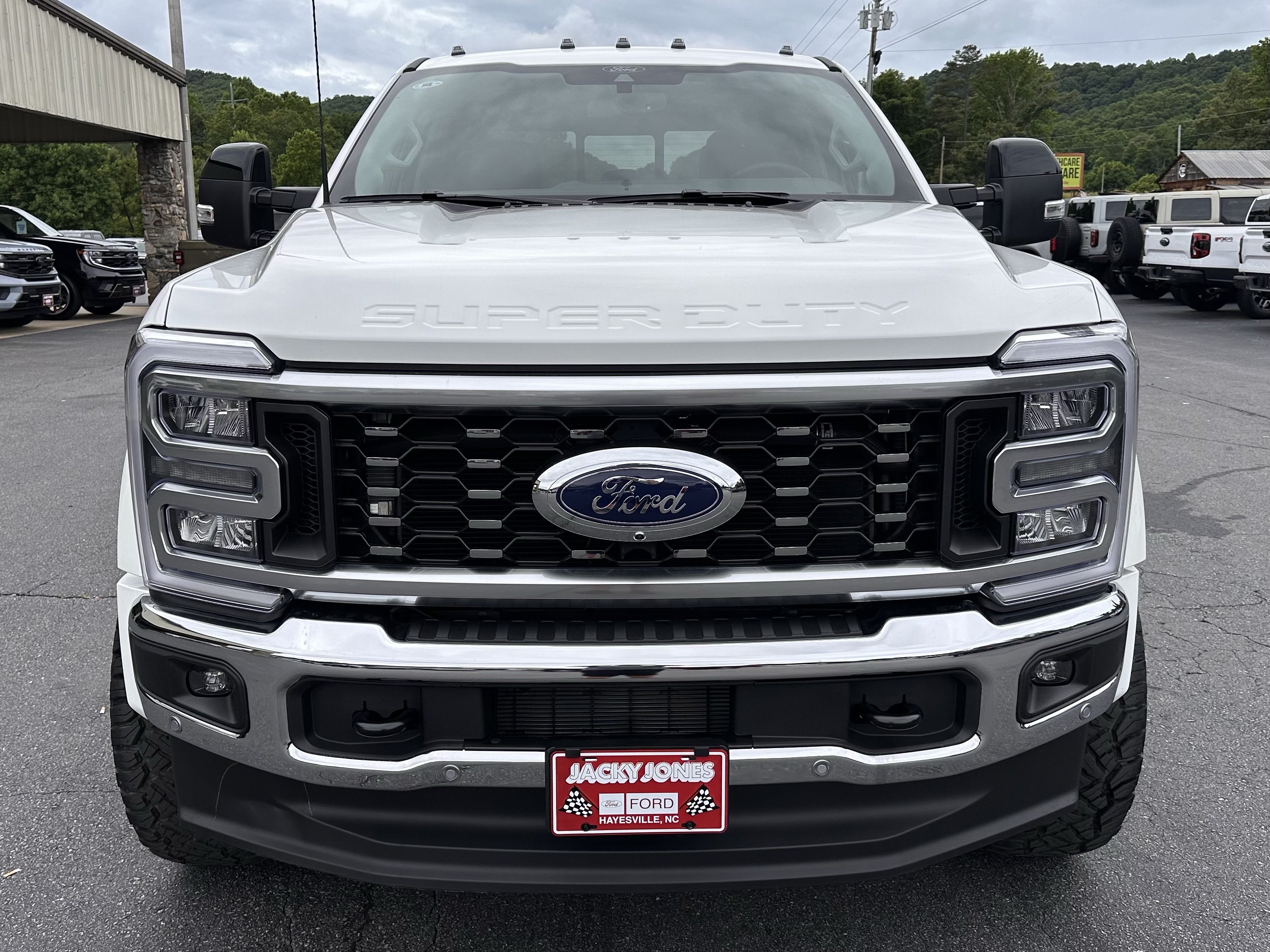 Used 2026 Ford F450 Lariat w/ Lariat Premium Package AWD/4WD image 3
