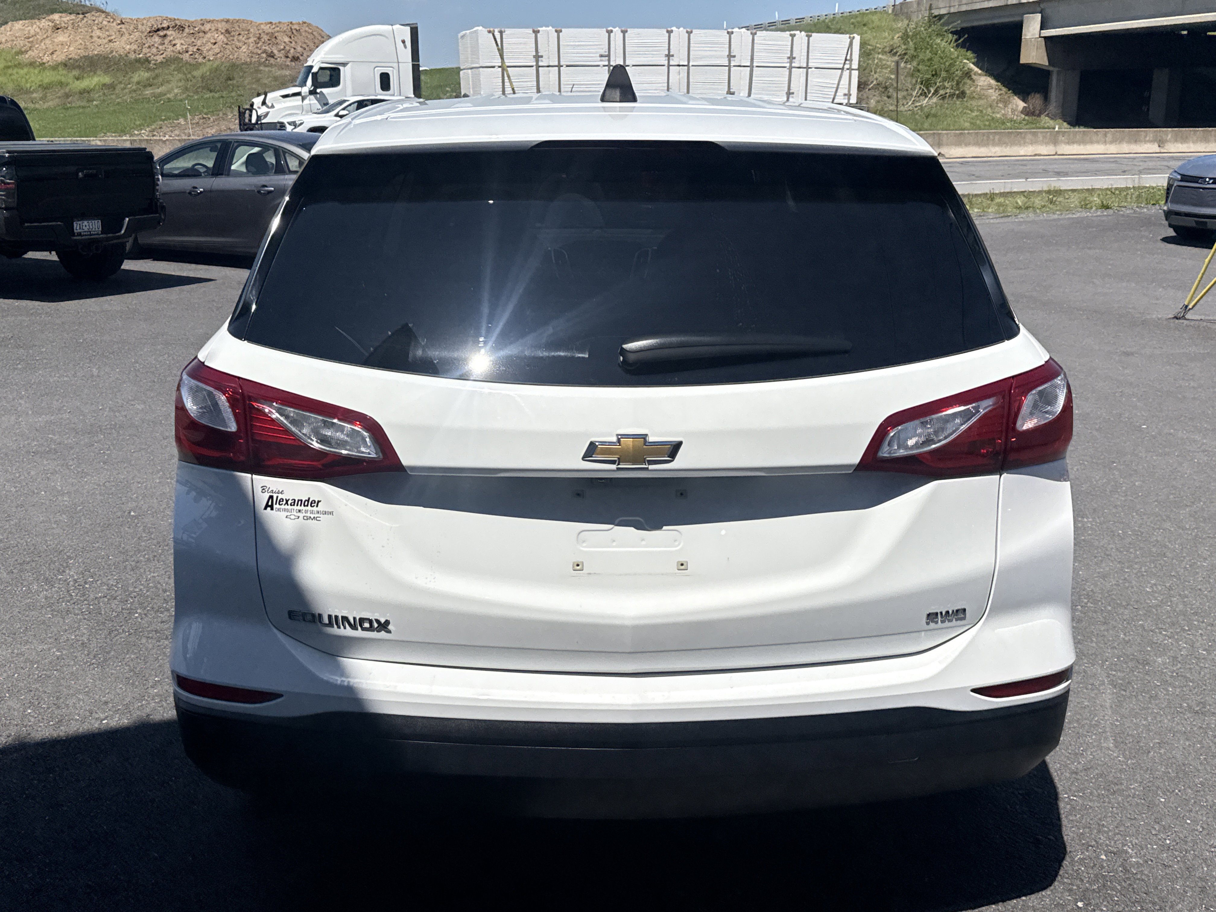 Used 2021 Chevrolet Equinox LS w/ LS Convenience Package AWD/4WD image 4