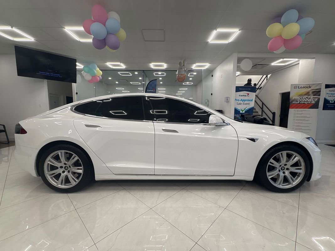 Used 2020 Tesla Model S Long Range Plus image 5