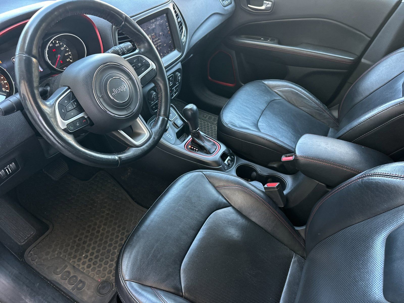 Used 2018 Jeep Compass Trailhawk w/ Leather Interior Group AWD/4WD image 9