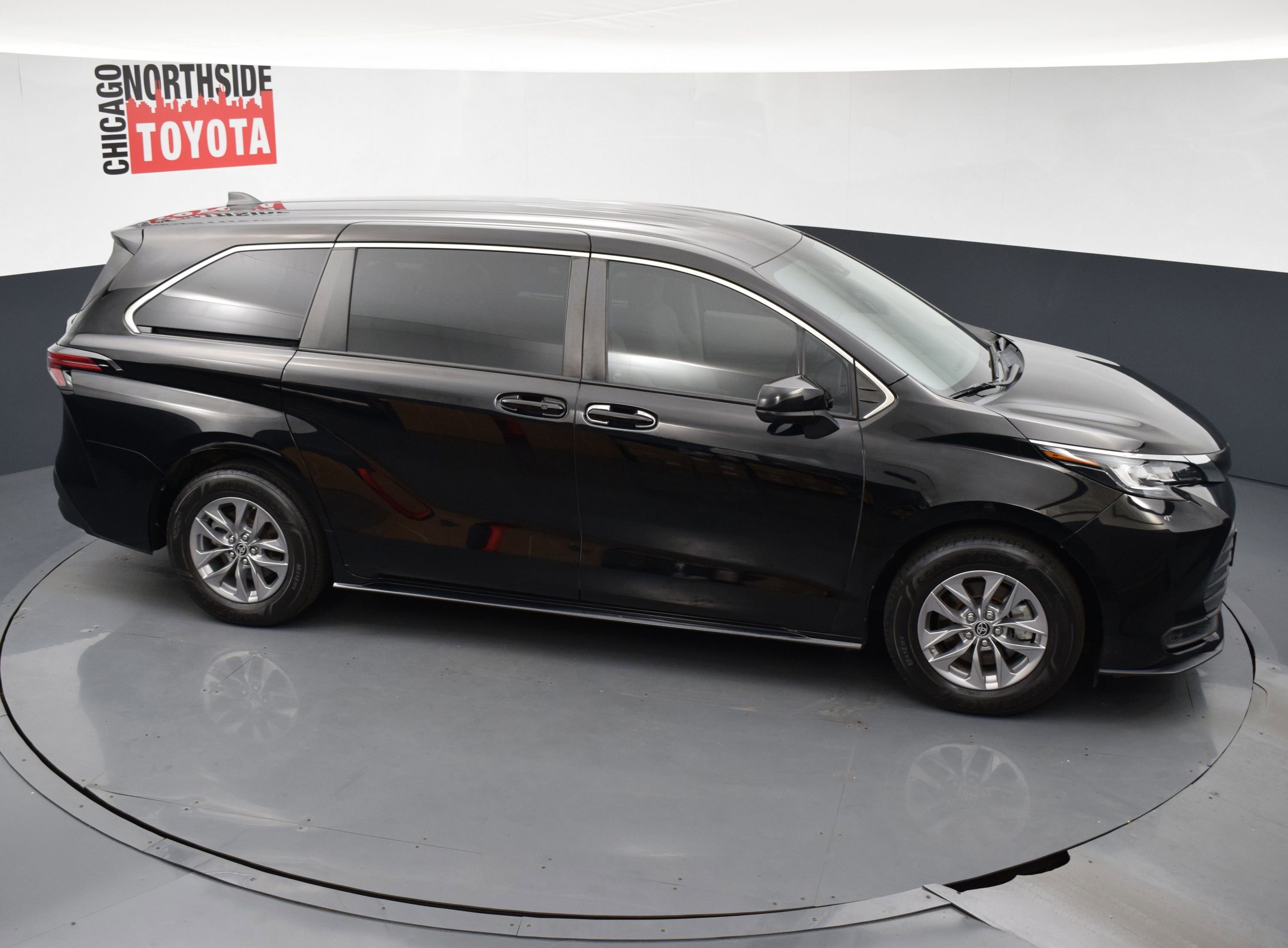 Used 2022 Toyota Sienna LE FWD image 22