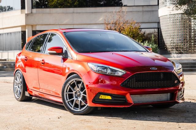 Used 2018 Ford Focus ST w/ Equipment Group 401A image 32