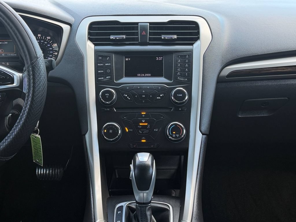 Used 2015 Ford Fusion SE w/ Equipment Group 202A FWD image 18