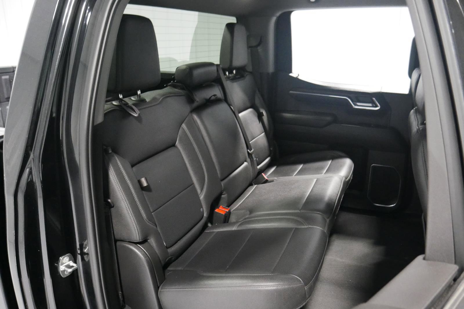 Used 2024 GMC Sierra 1500 SLT image 16