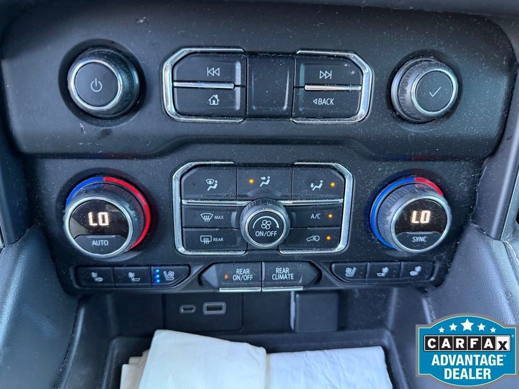 Used 2021 Chevrolet Suburban Premier w/ Premium Package RWD image 18