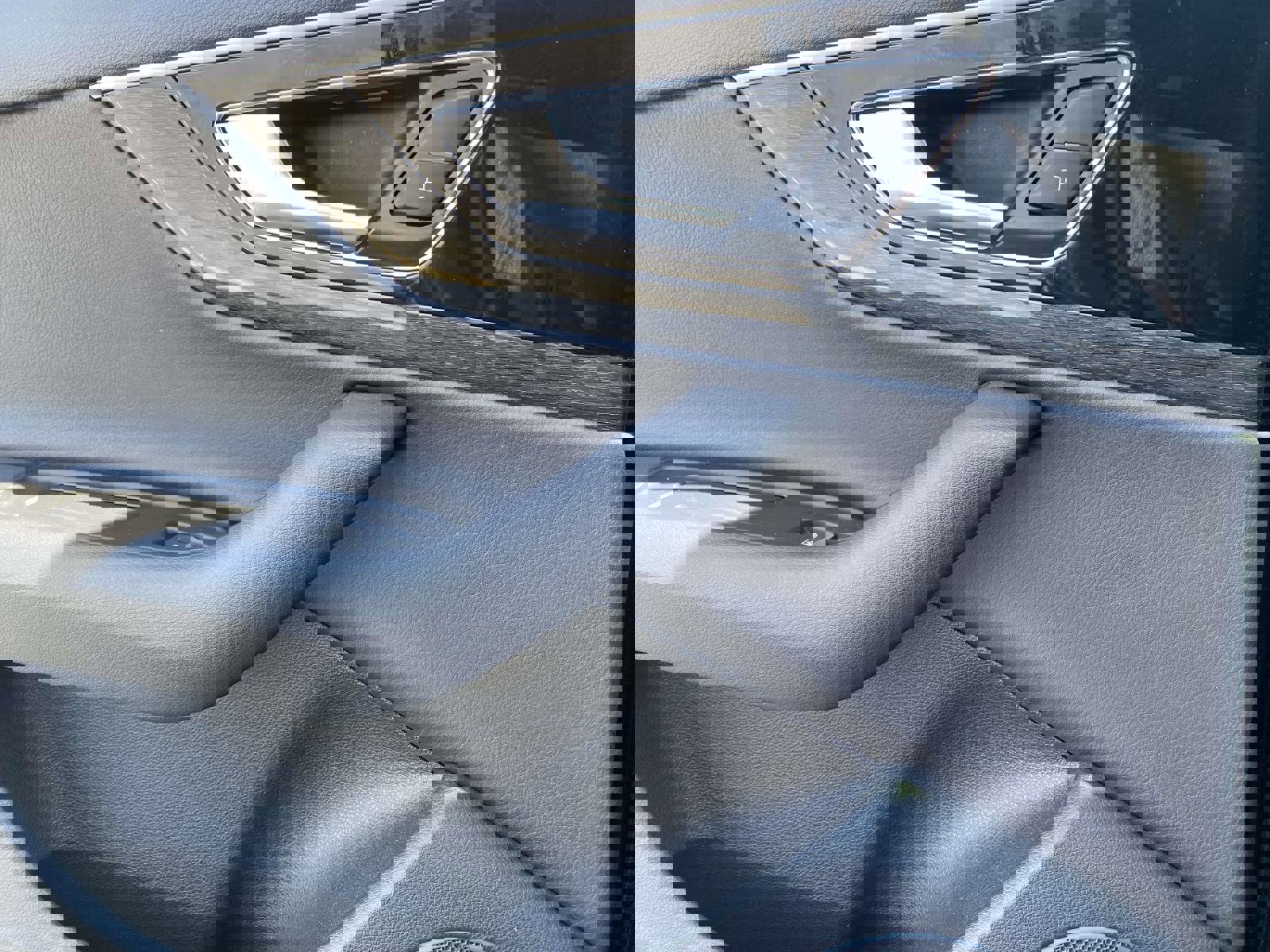 Used 2017 Audi Q7 3.0T Premium w/ Towing Package image 15