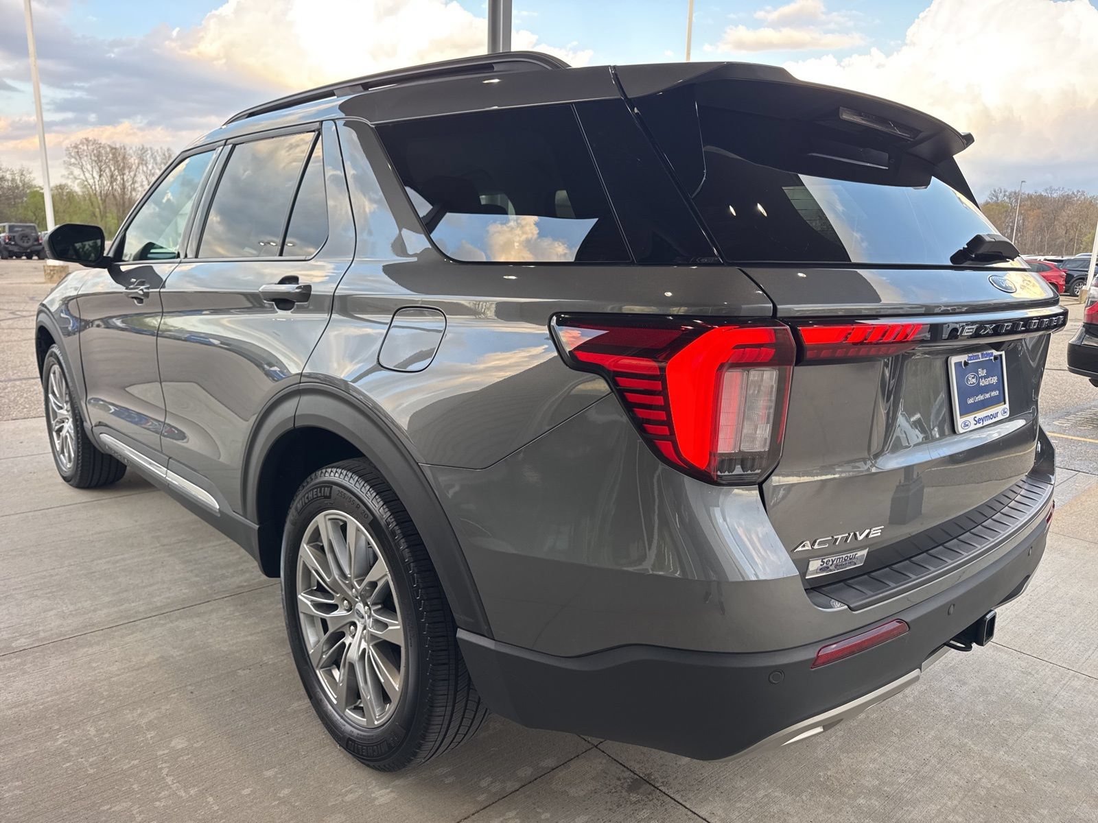 Certified 2025 Ford Explorer Active w/ Active Comfort Package AWD/4WD image 5