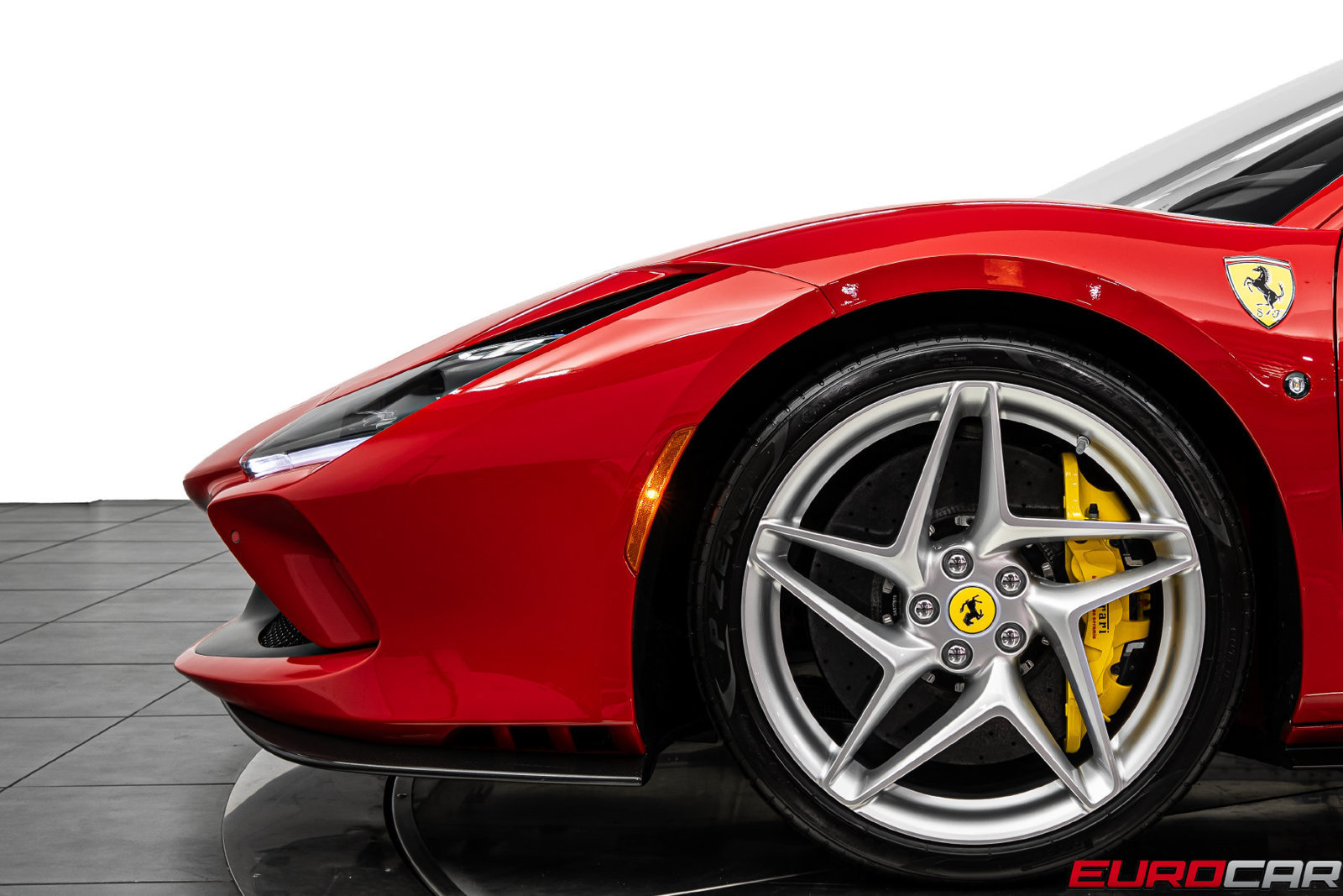 Used 2021 Ferrari F8 Tributo RWD image 16