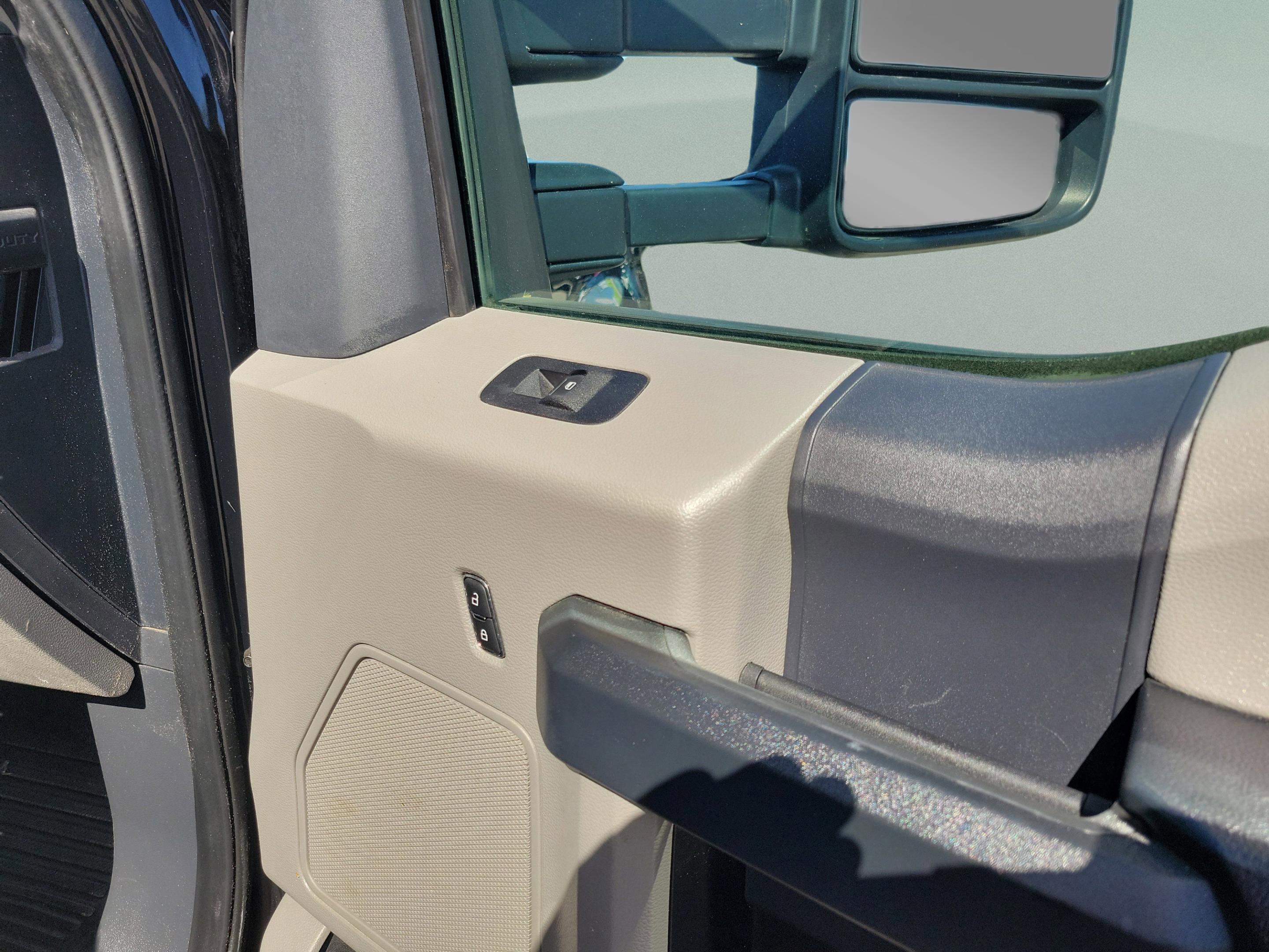 Certified 2022 Ford F350 XL w/ Power Equipment Group image 28