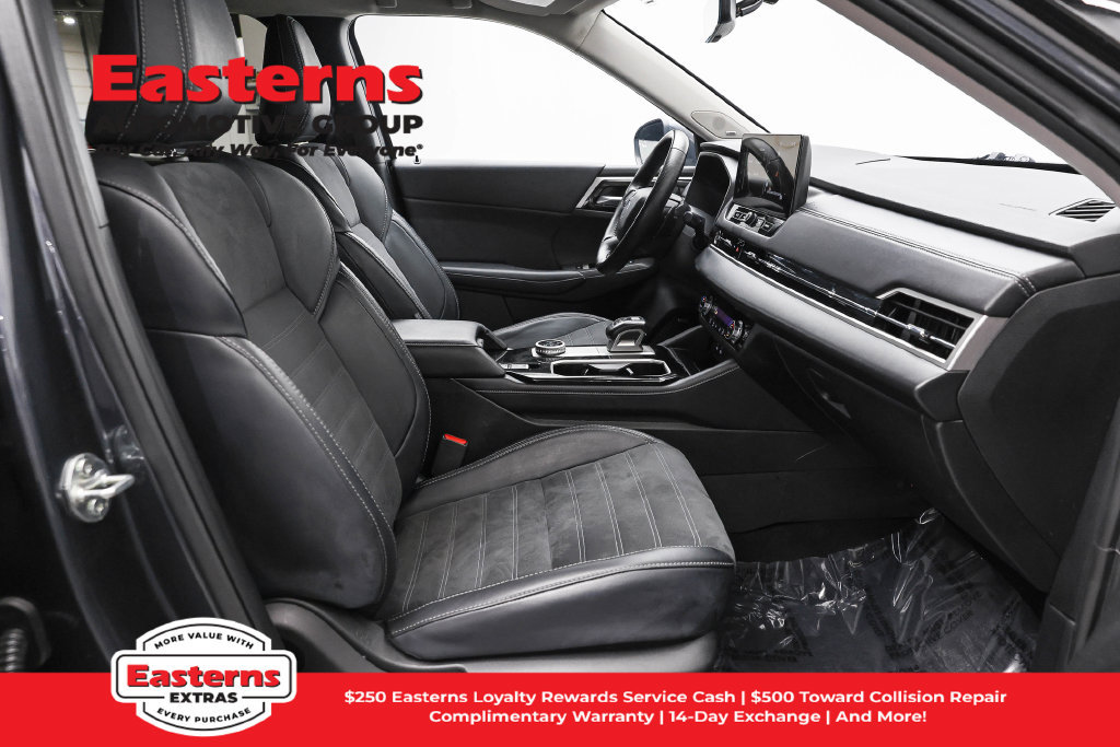 Used 2025 Mitsubishi Outlander SE FWD image 25