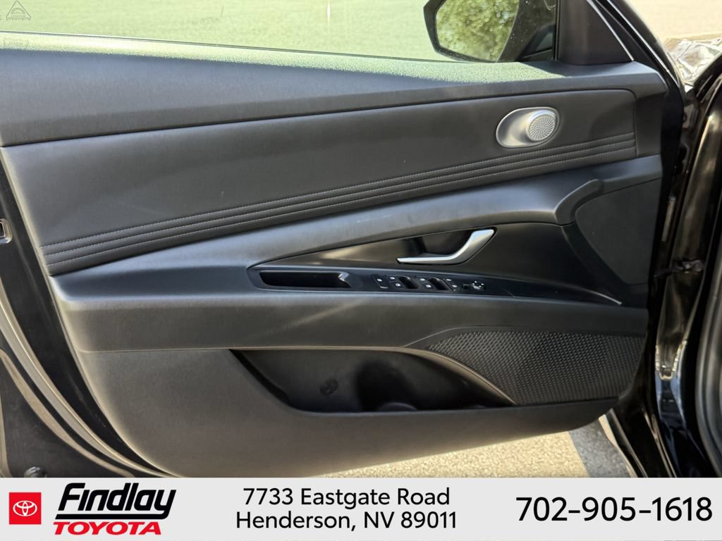 Used 2021 Hyundai Elantra SEL w/ Convenience Package FWD image 19