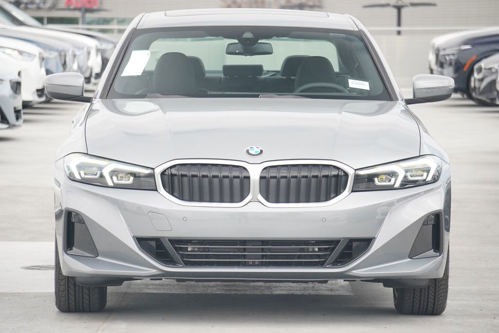 Used 2025 BMW 330i xDrive Sedan AWD/4WD image 2