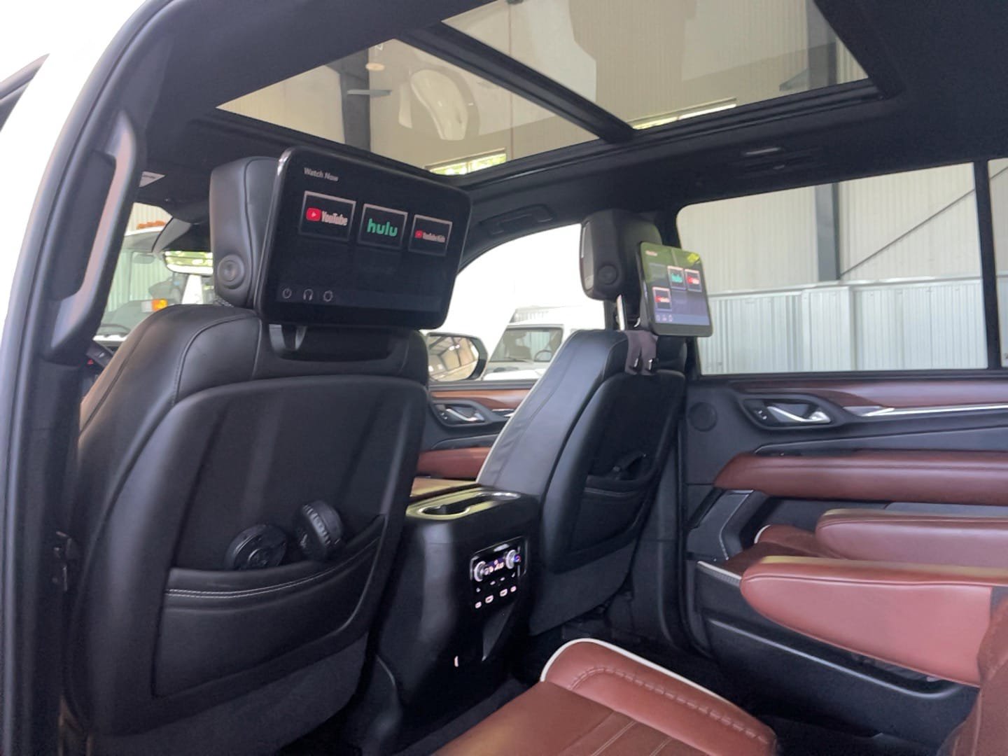Used 2024 GMC Yukon XL Denali Ultimate AWD/4WD image 15