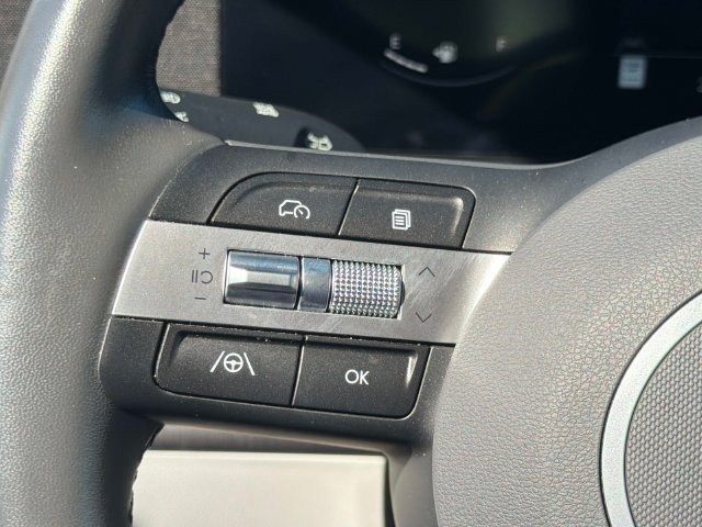Used 2025 Hyundai Kona SEL FWD image 24