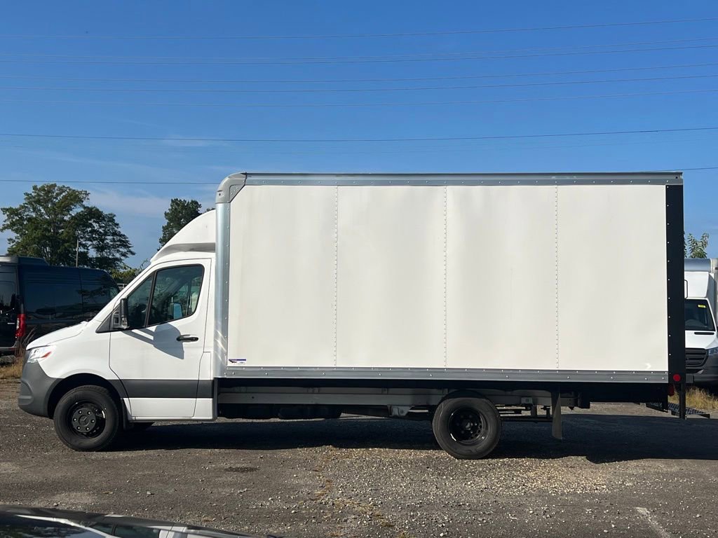 Used 2024 Mercedes-Benz Sprinter 4500 image 5
