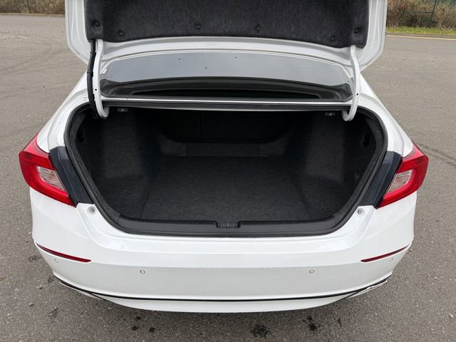 Used 2018 Honda Accord Touring image 16