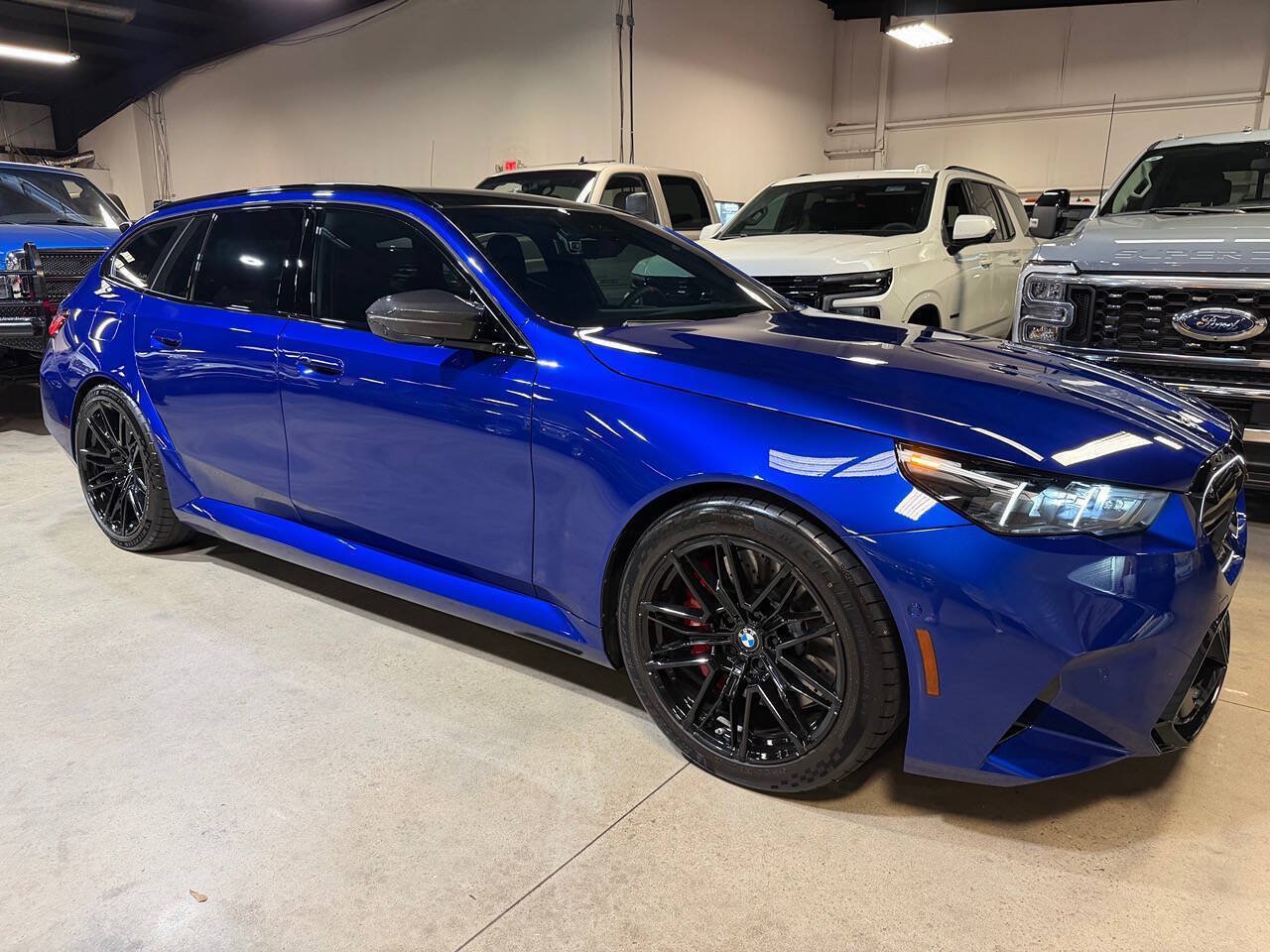 Used 2026 BMW M5 Touring AWD/4WD image 1