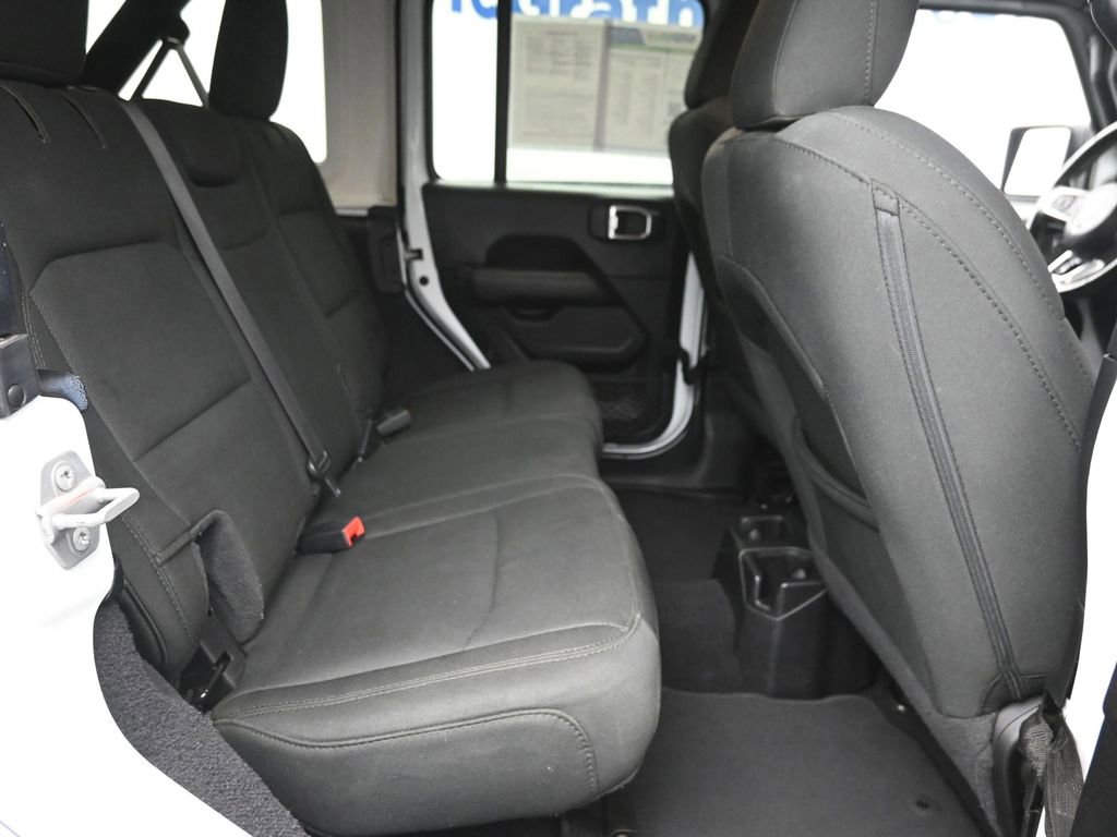 Used 2020 Jeep Wrangler Unlimited Sahara image 8