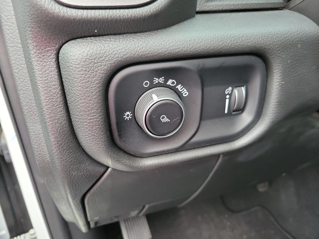 New 2024 RAM 2500 Tradesman w/ Safety Group AWD/4WD image 12
