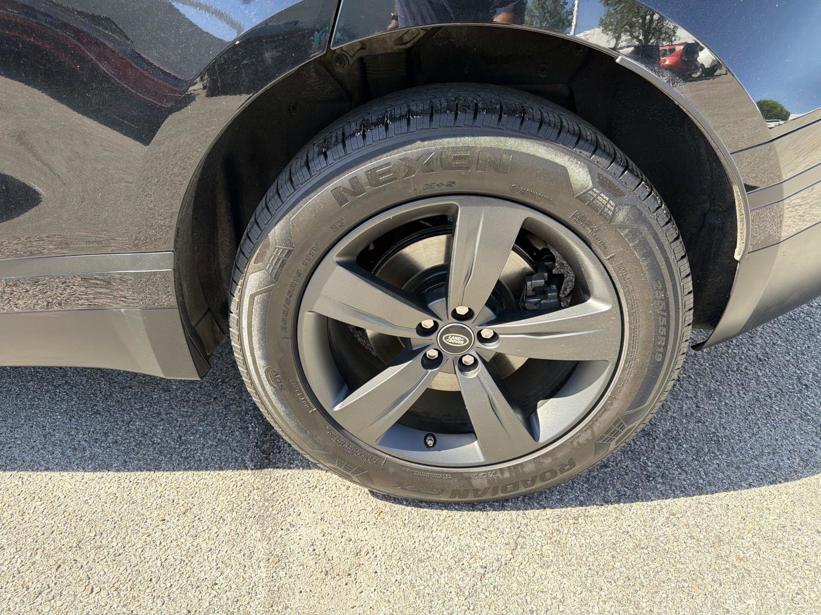 Used 2019 Land Rover Range Rover Velar S image 6