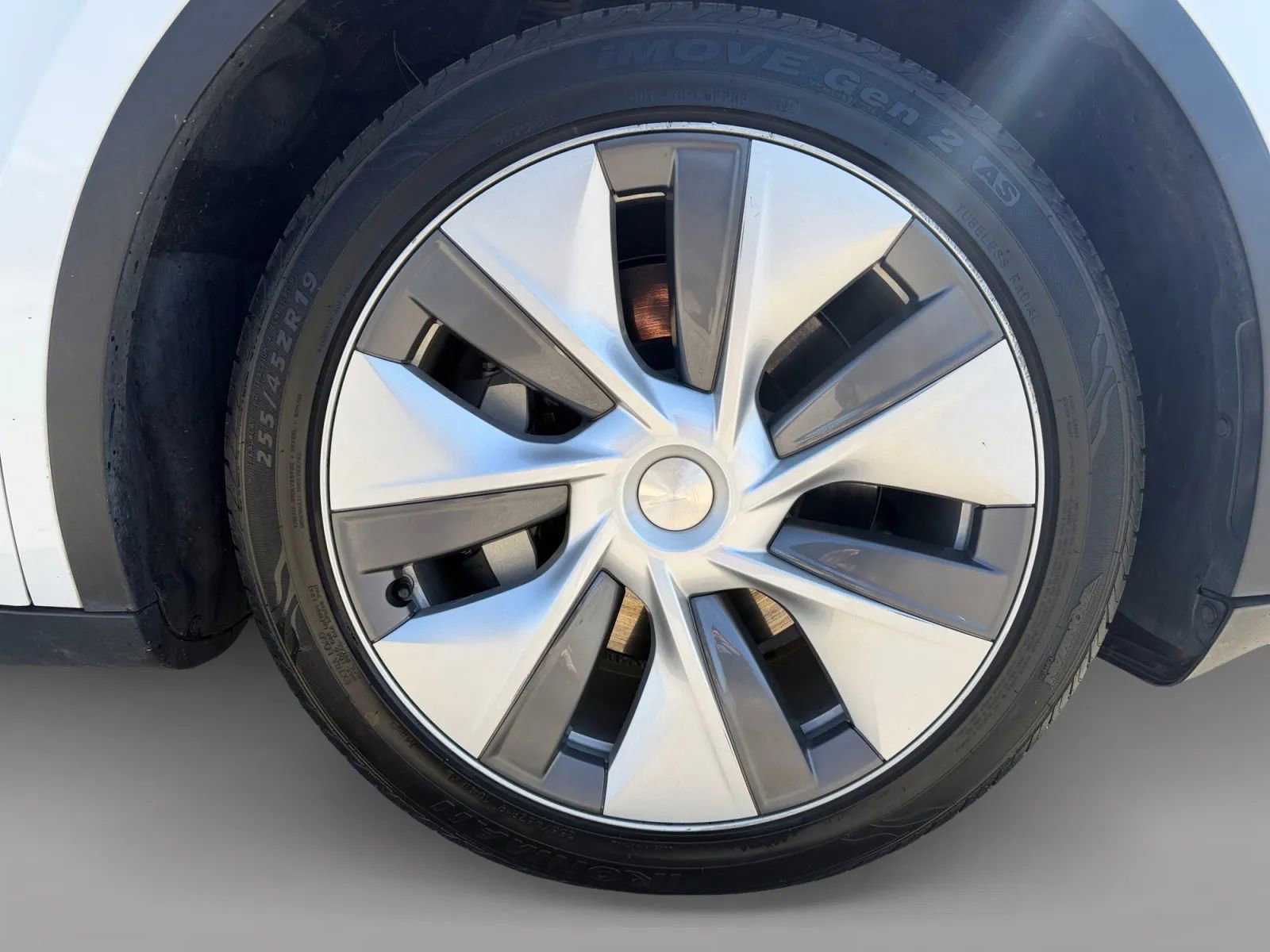 Used 2022 Tesla Model Y Long Range AWD/4WD image 36