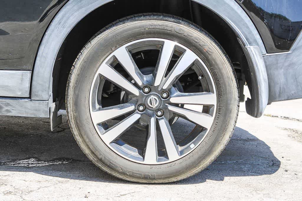 Used 2019 Nissan Kicks SV FWD image 8