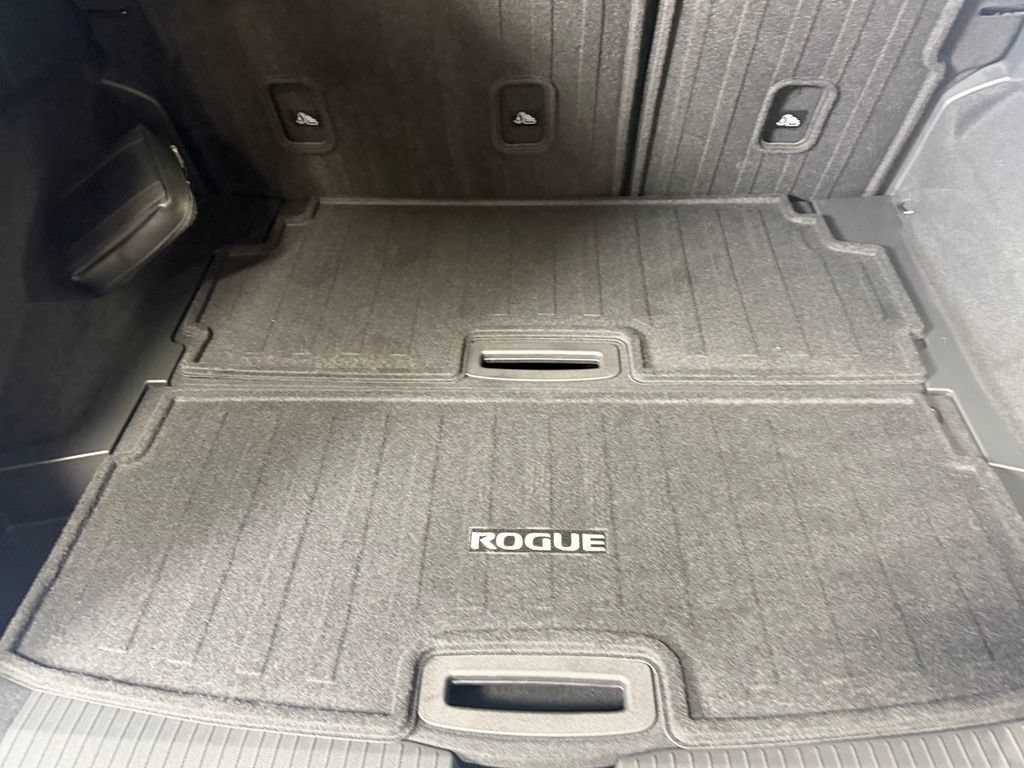 Used 2025 Nissan Rogue Platinum w/ Tech Package AWD/4WD image 35