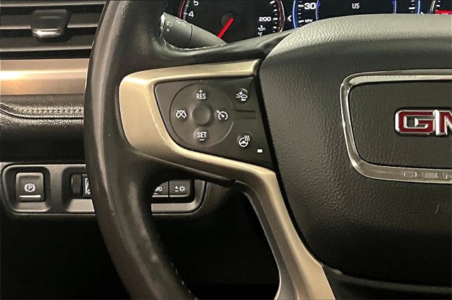 Used 2022 GMC Acadia Denali image 11
