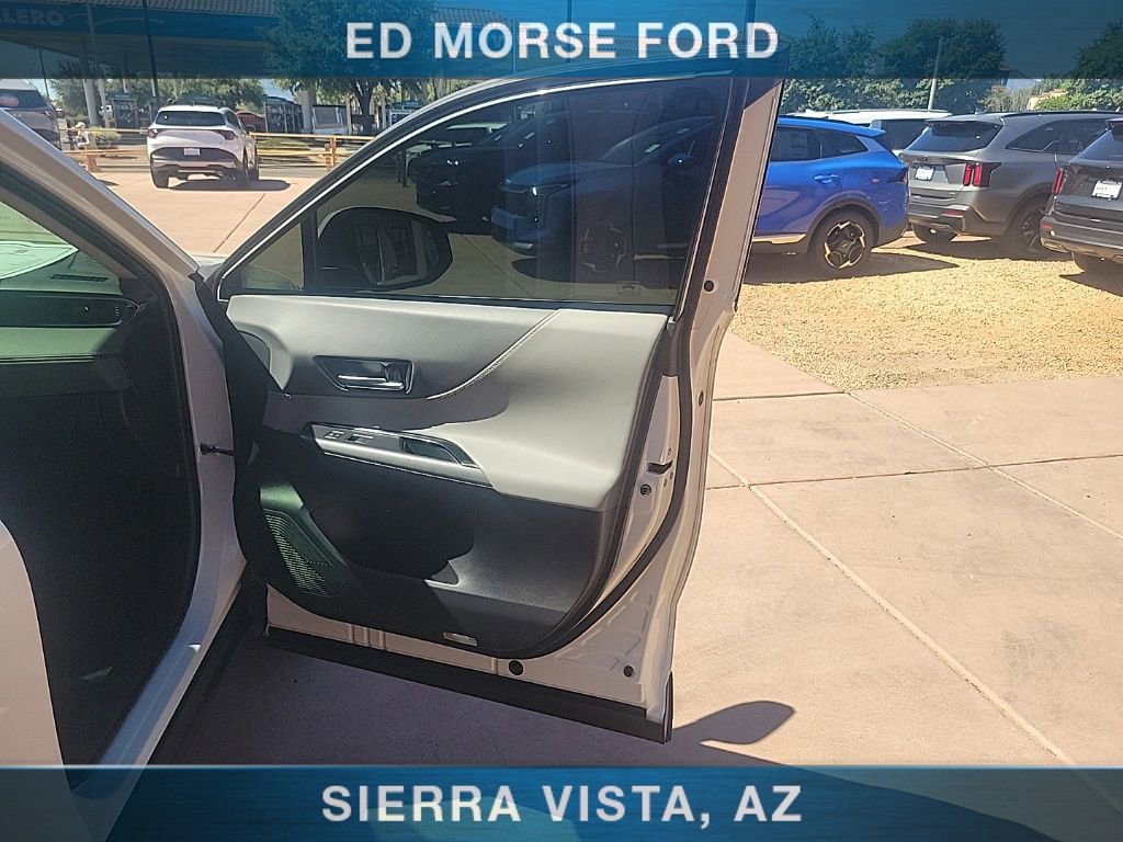 Used 2021 Toyota Venza LE w/ Carpet Mat Package (TMS) AWD/4WD image 18
