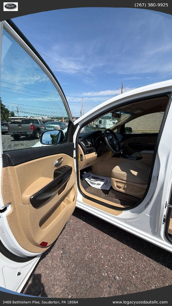 Used 2019 Kia Sedona LX FWD image 24
