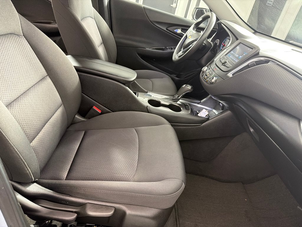 Used 2018 Chevrolet Malibu LT FWD image 20
