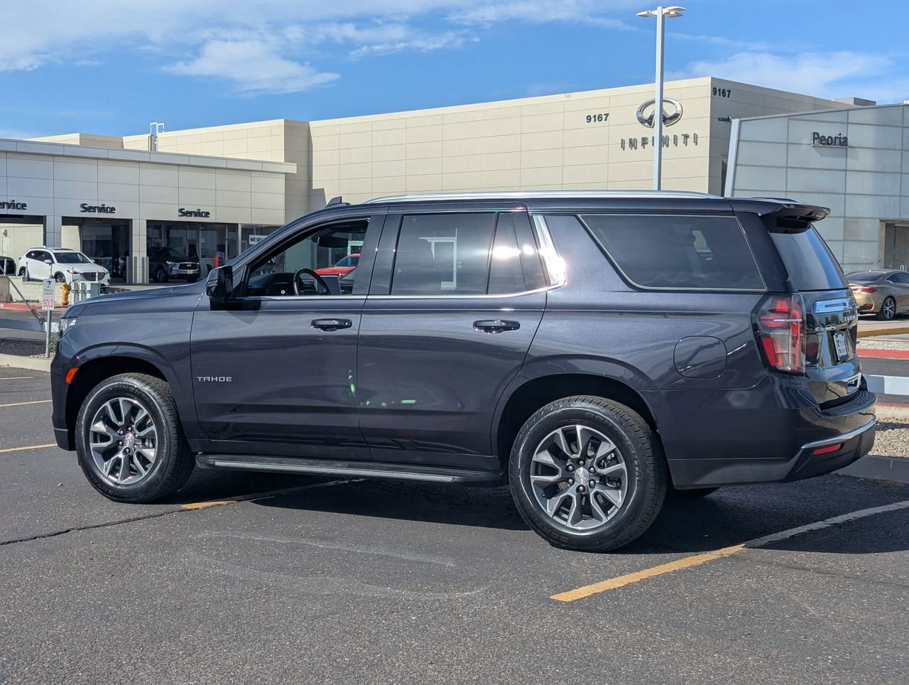 Used 2022 Chevrolet Tahoe LT w/ Luxury Package AWD/4WD image 4