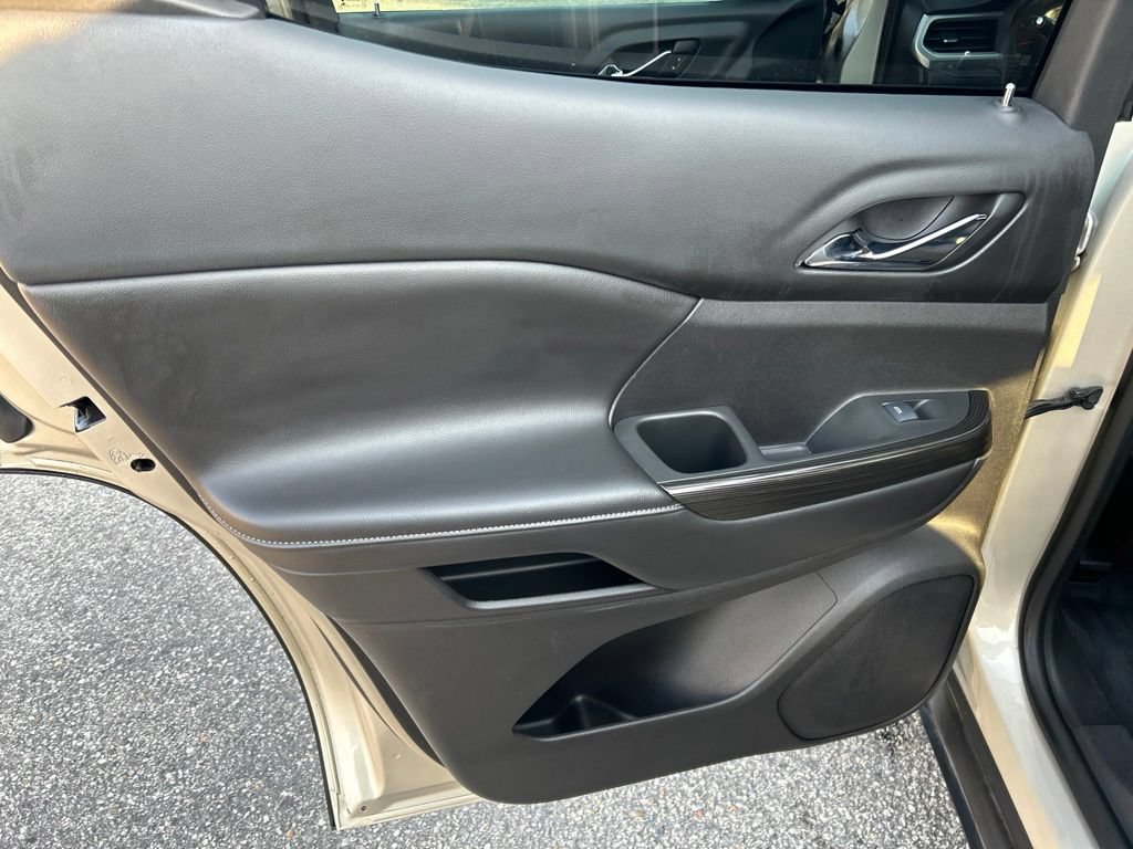 Used 2017 GMC Acadia SLT FWD image 22