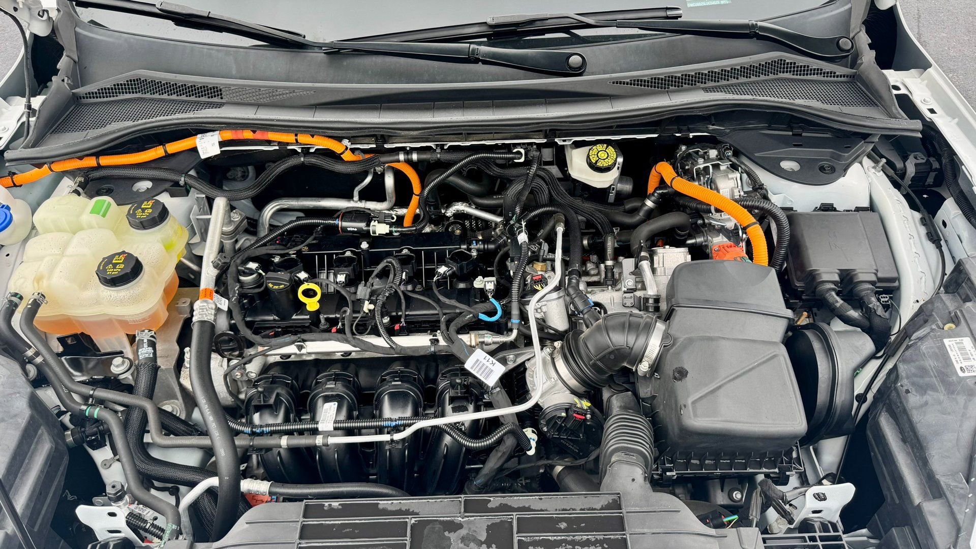 Certified 2020 Ford Escape Titanium image 23