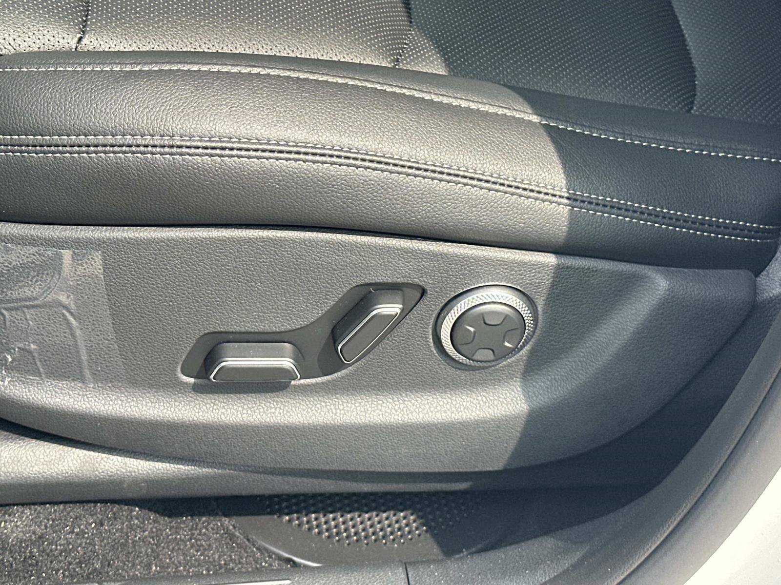 New 2026 Genesis GV70 2.5T AWD/4WD image 29