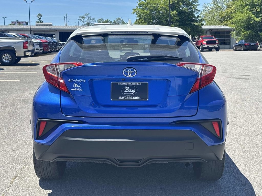 Used 2019 Toyota C-HR XLE FWD image 4