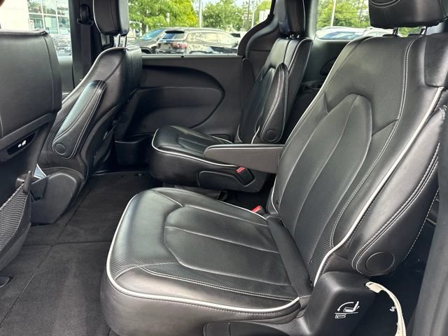 Used 2025 Chrysler Pacifica Limited FWD image 23
