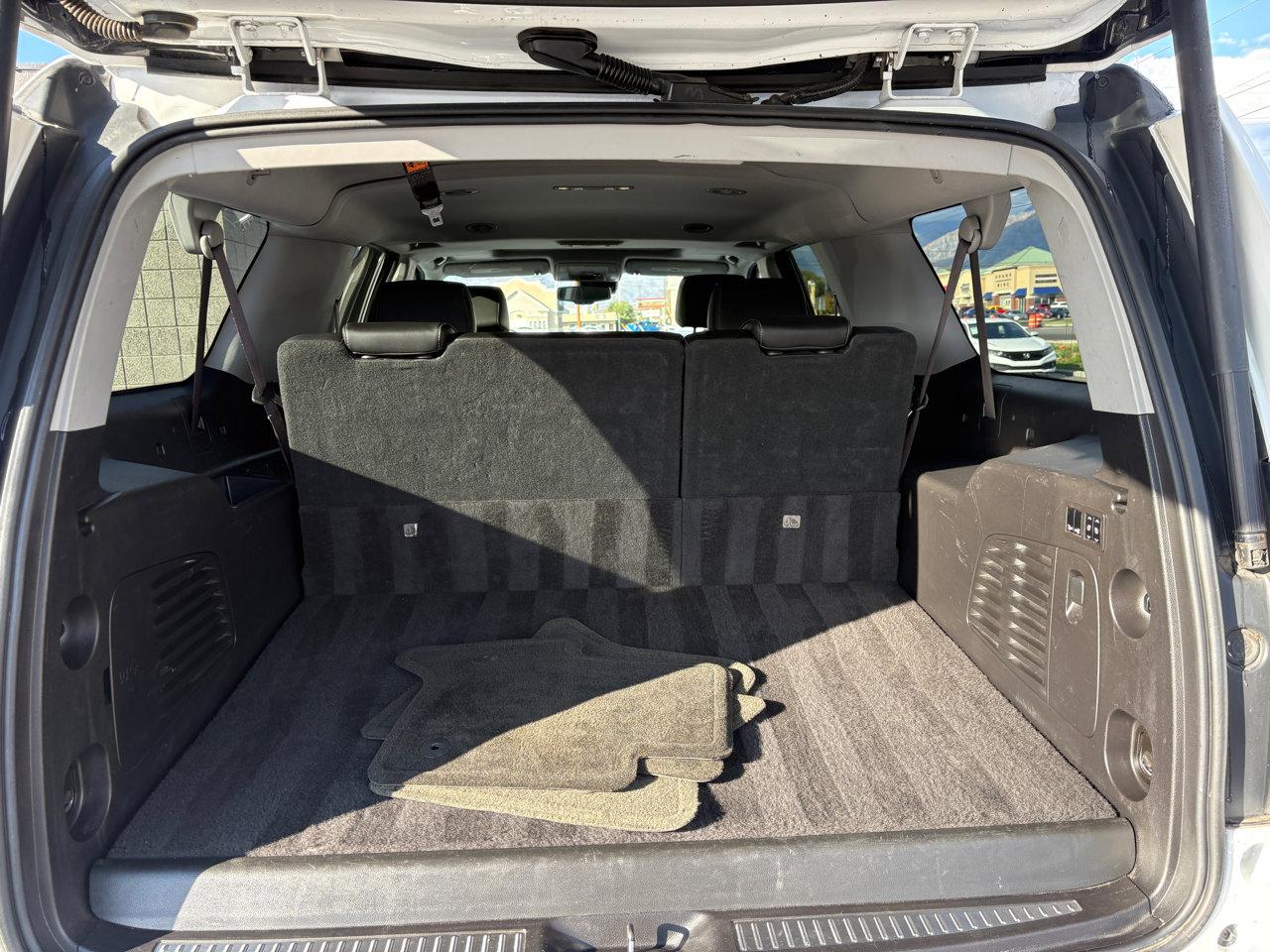 Used 2016 Chevrolet Suburban LTZ image 9