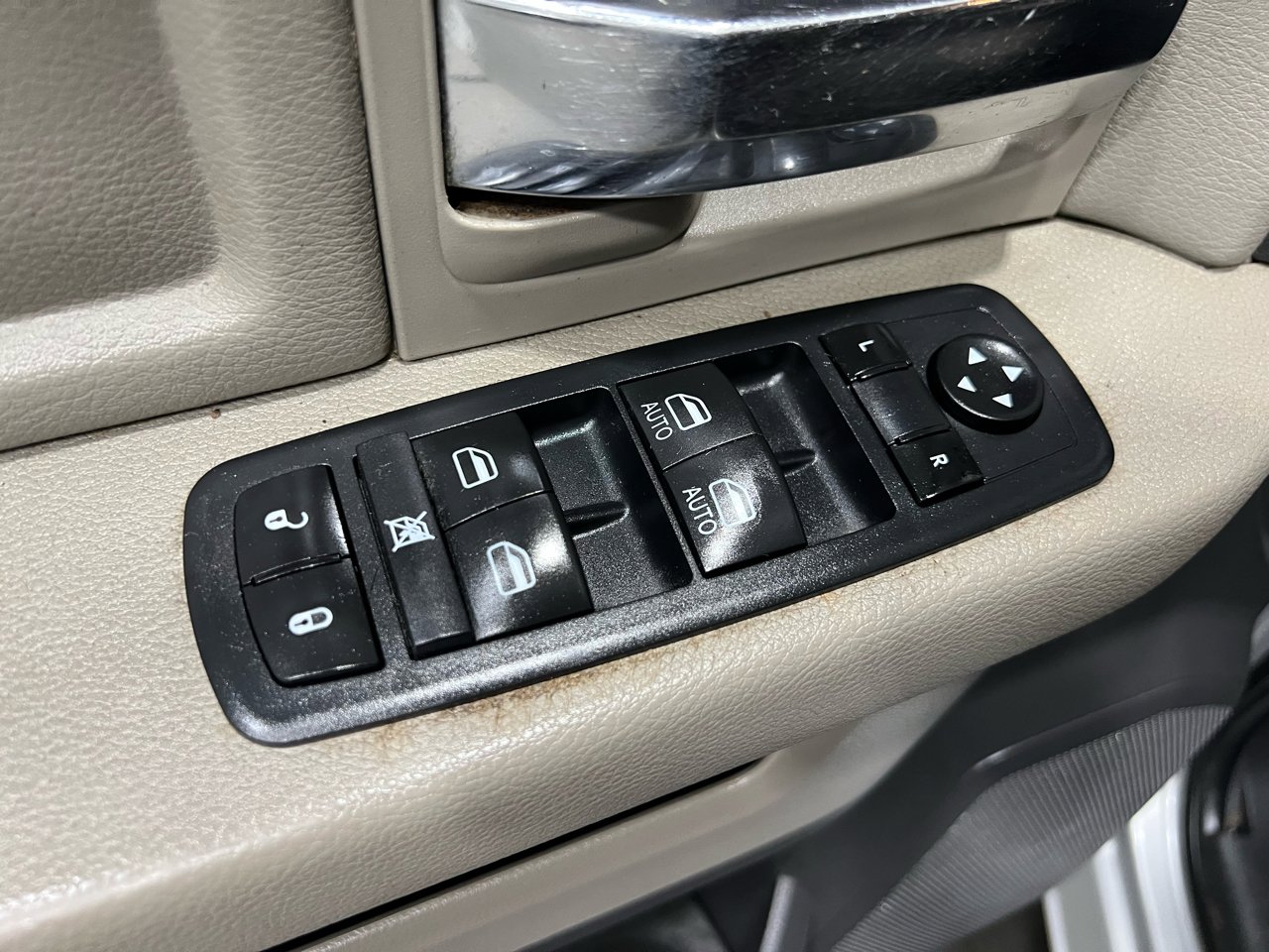 Used 2011 RAM 1500 Big Horn image 32