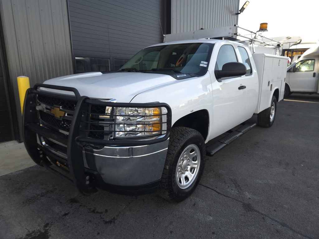 Used 2012 Chevrolet Silverado 3500 W/T AWD/4WD image 2