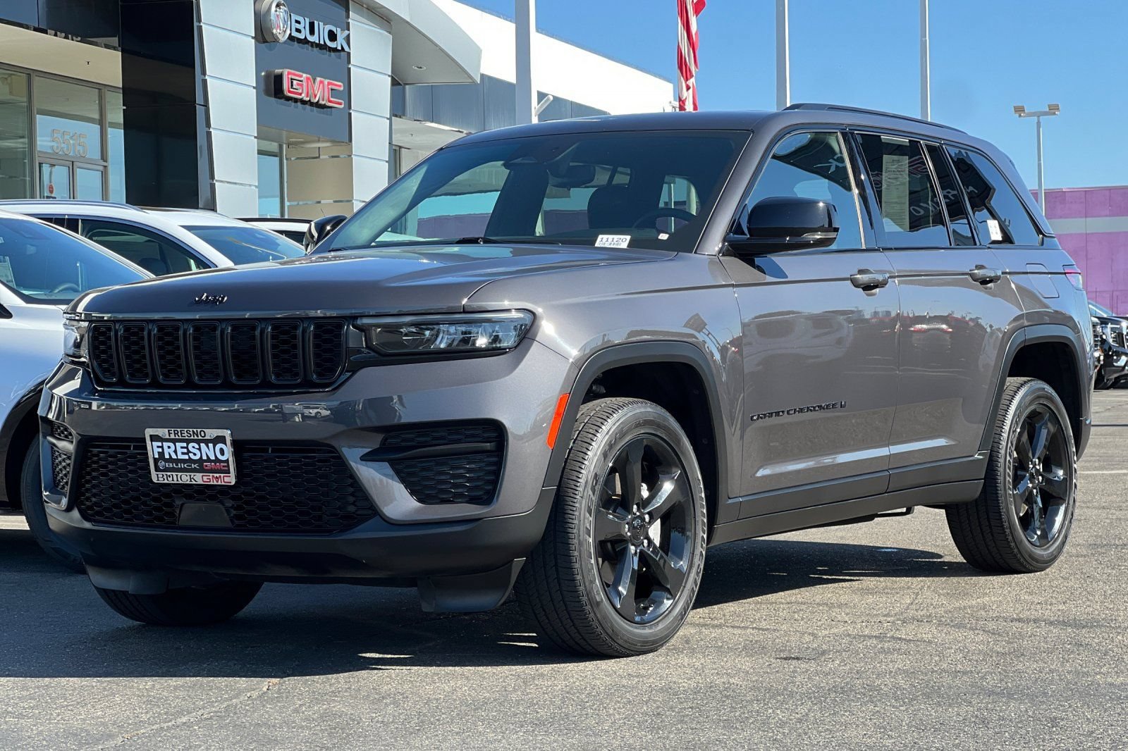 Used 2023 Jeep Grand Cherokee Altitude AWD/4WD image 8