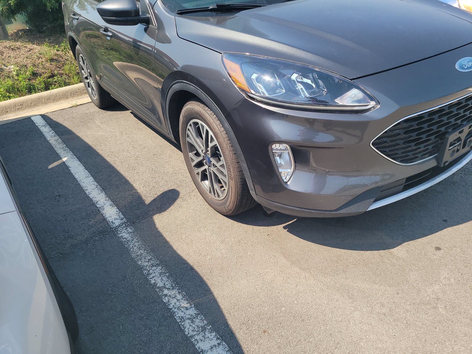 Used 2020 Ford Escape SEL FWD image 4