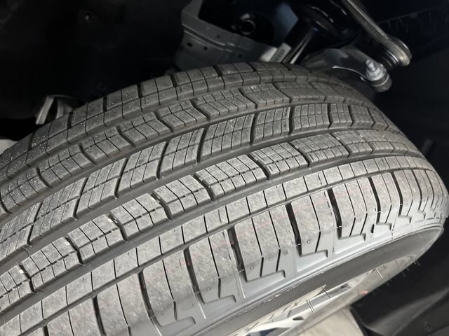 New 2025 Jeep Grand Cherokee L Limited w/ Trailer Tow Package image 39