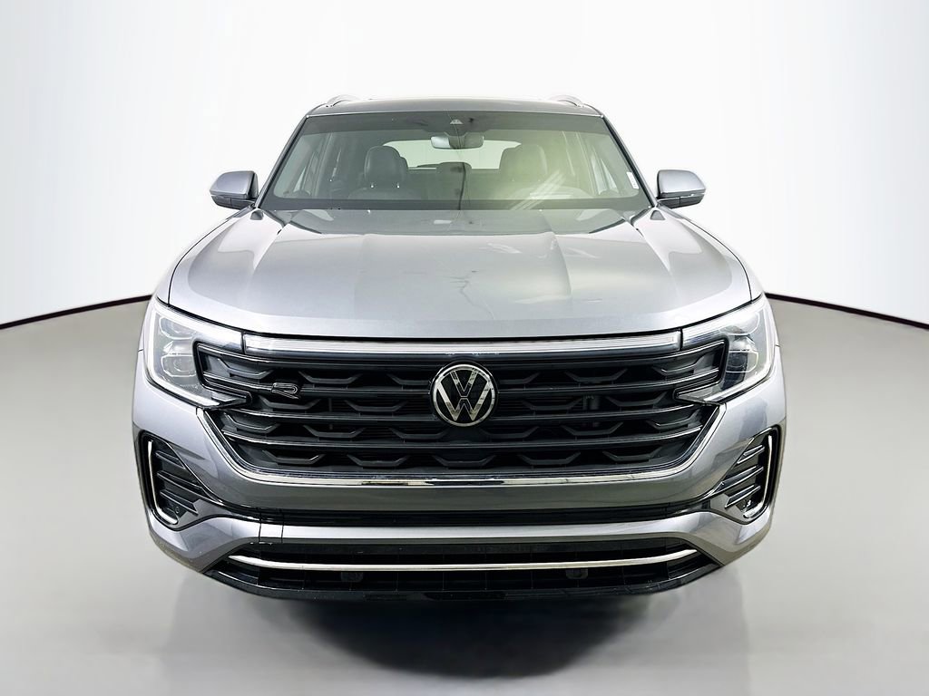 Used 2024 Volkswagen Atlas Cross Sport SEL R-Line image 2